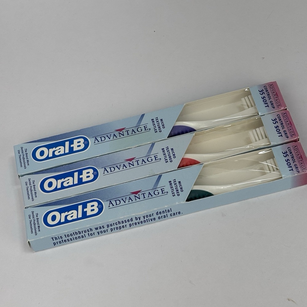 3 Vintage Oral B Advantage 35 Soft Control Grip Toothbrush 1996 NEW